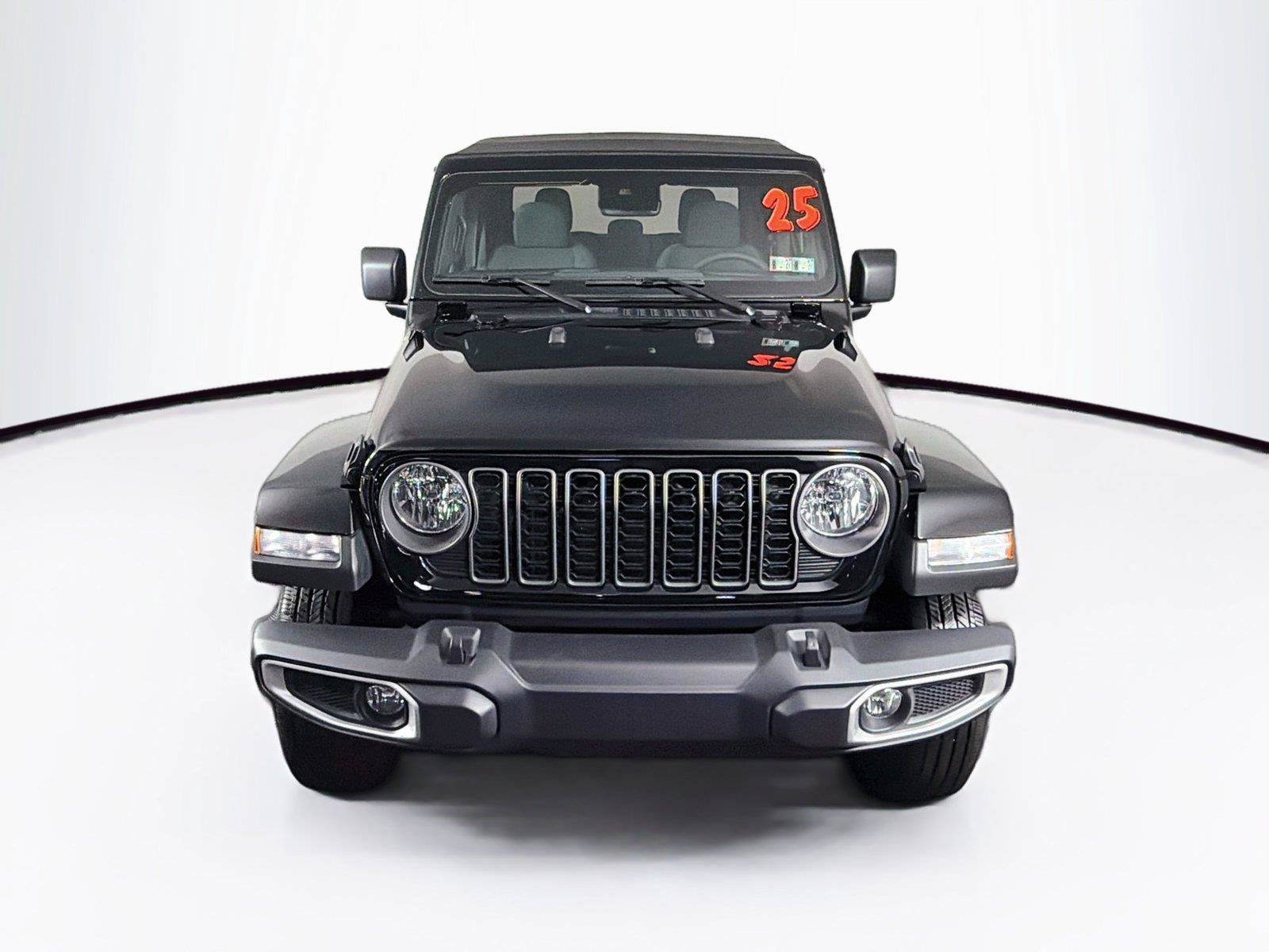 Used 2025 Jeep Gladiator Sport AWD/4WD image 13