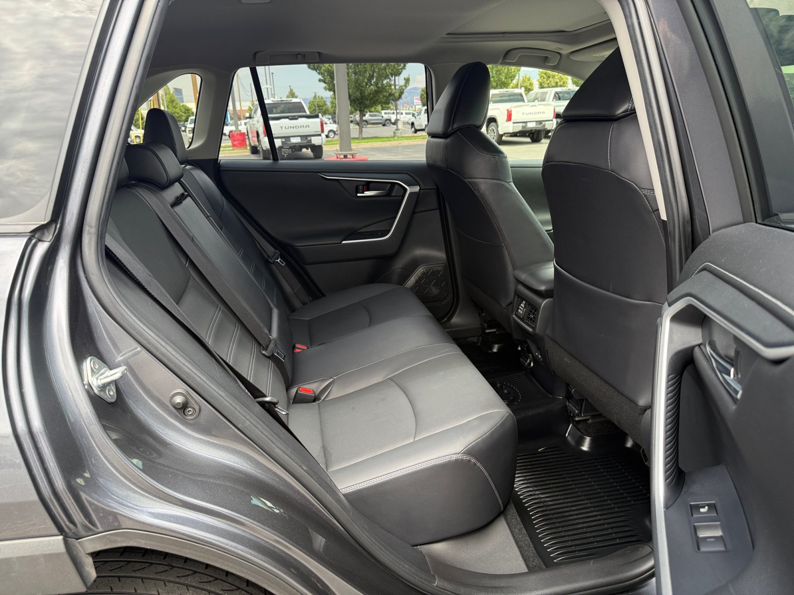 Used 2023 Toyota RAV4 Limited AWD/4WD image 27