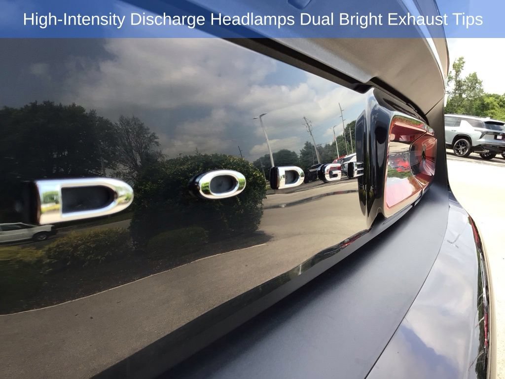 Used 2015 Dodge Challenger SXT Plus w/ Driver Convenience Group RWD image 16