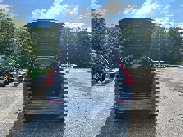 Used 2022 Volvo XC60 B5 Momentum image 15