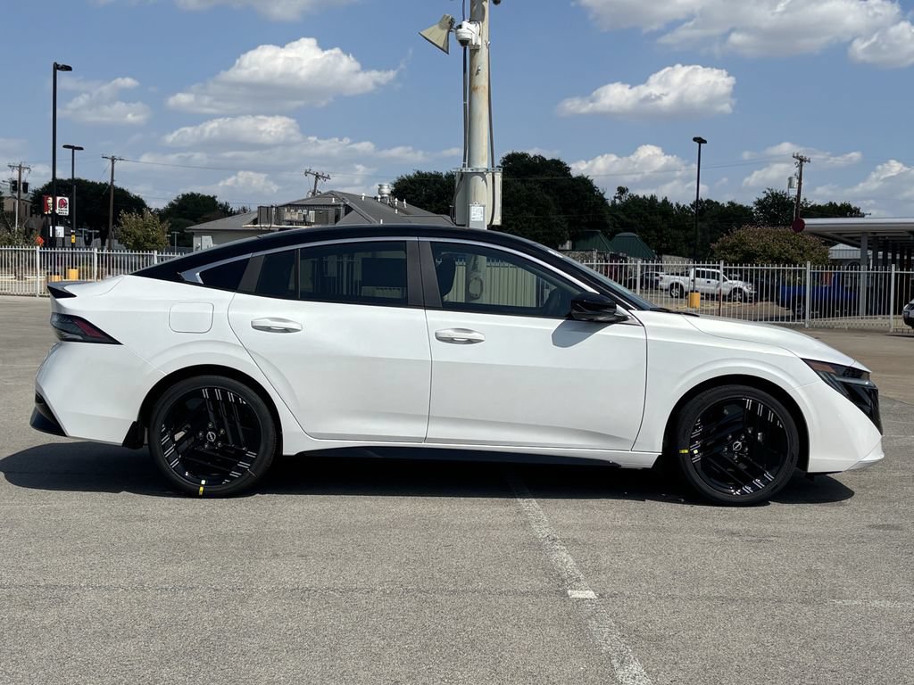 New 2027 Nissan Sentra SR w/ SR Premium Package FWD image 2