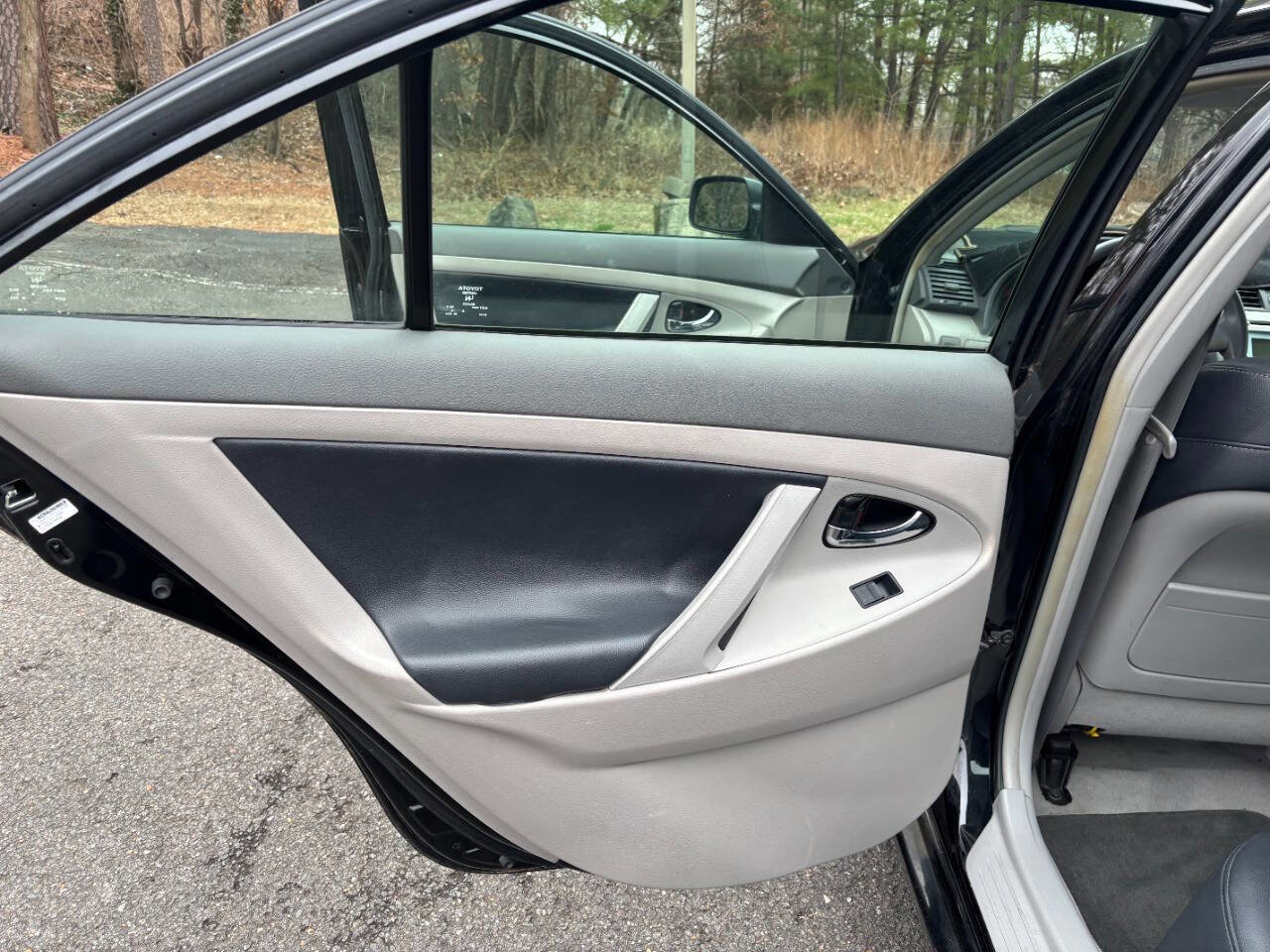 Used 2008 Toyota Camry LE image 16