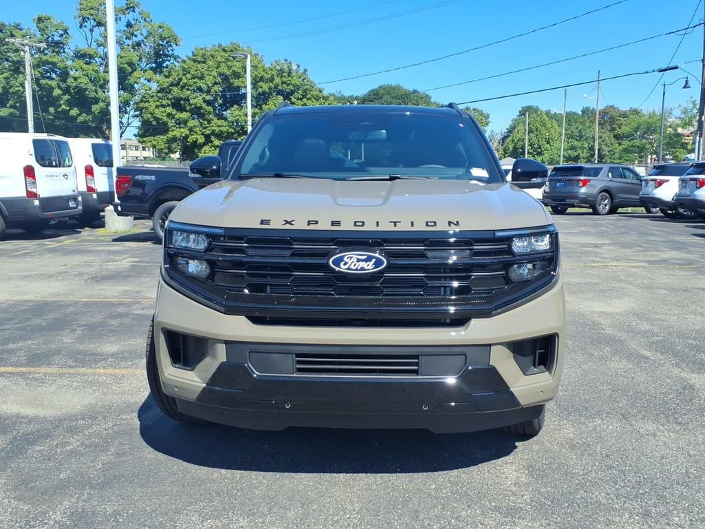 New 2027 Ford Expedition Platinum w/ Stealth Performance Package AWD/4WD image 2