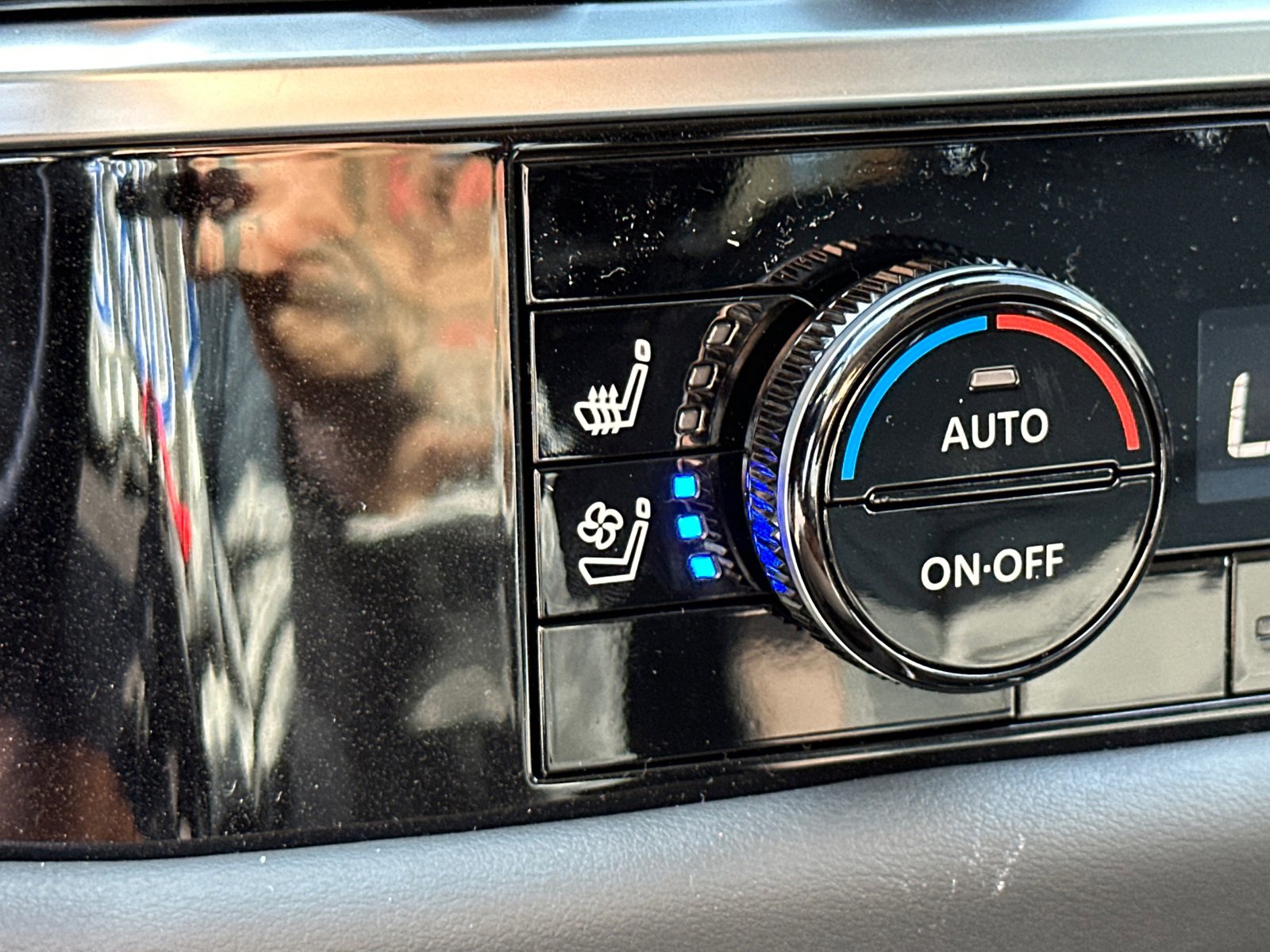 New 2025 Nissan Pathfinder Platinum image 34