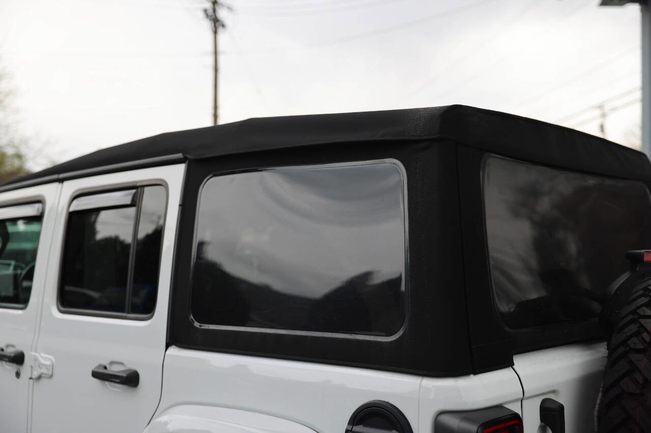 Used 2023 Jeep Wrangler Unlimited Sahara w/ Cold Weather Group AWD/4WD image 34