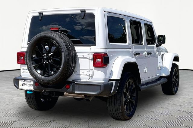 Used 2022 Jeep Wrangler Unlimited Sahara w/ Cold Weather Group AWD/4WD image 5