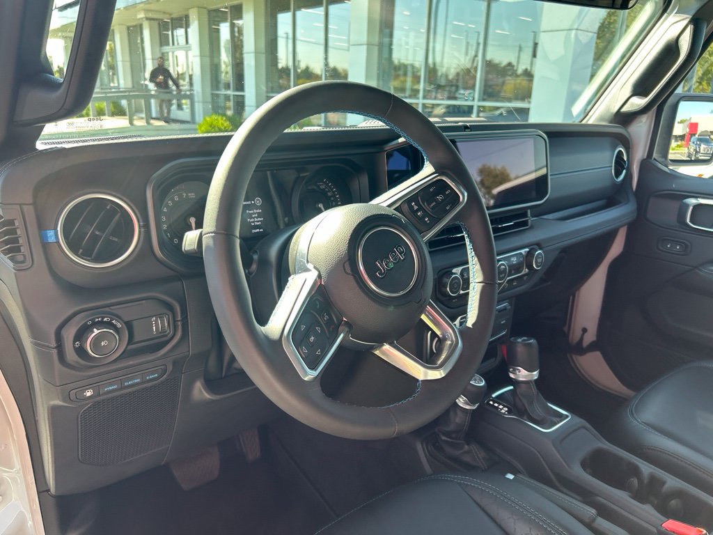 Used 2024 Jeep Wrangler High Altitude AWD/4WD image 10