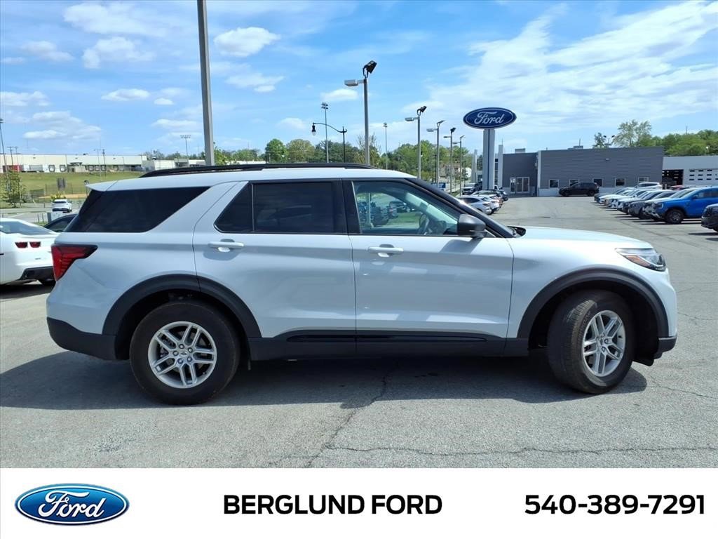 Used 2026 Ford Explorer Active image 4