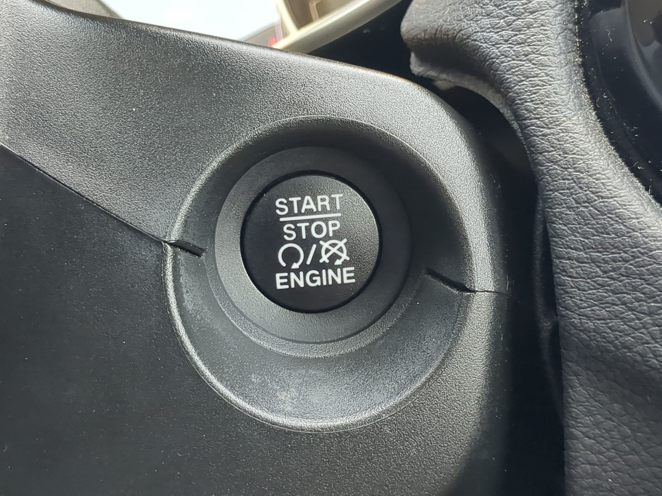 Used 2020 Jeep Compass Latitude AWD/4WD image 18