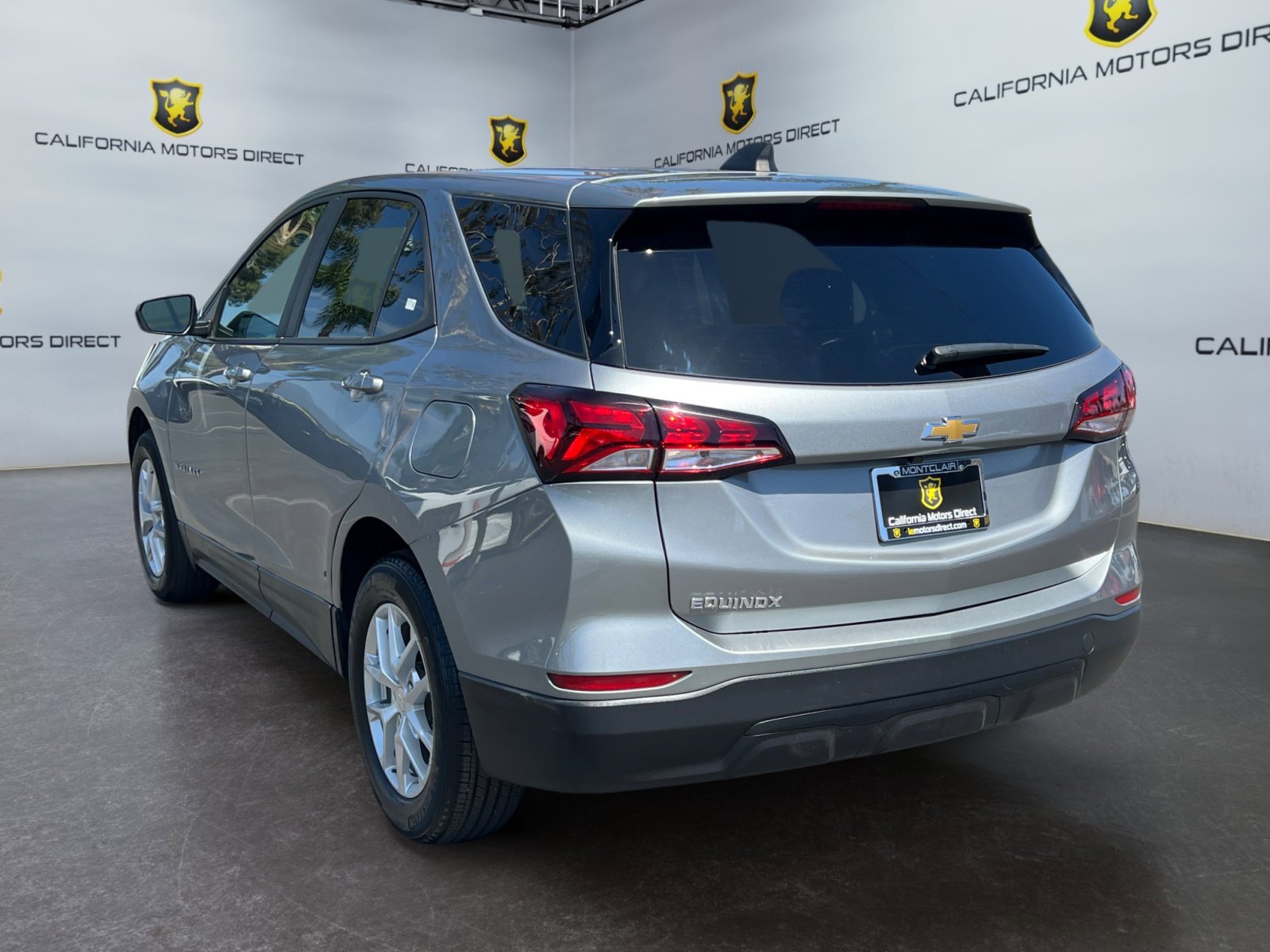Used 2024 Chevrolet Equinox LS w/ LS Convenience Package FWD image 3