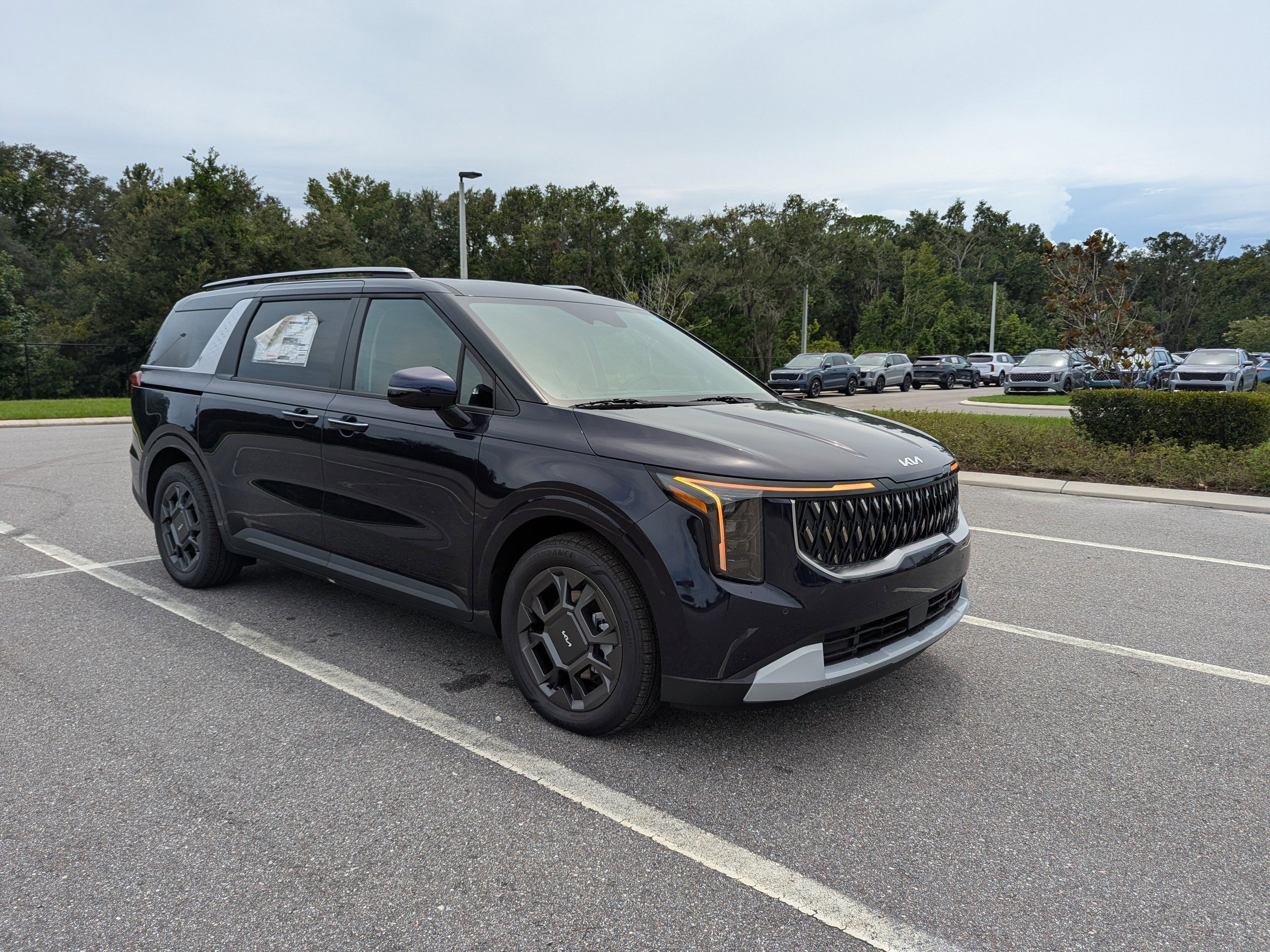 New 2026 Kia Carnival EX image 2