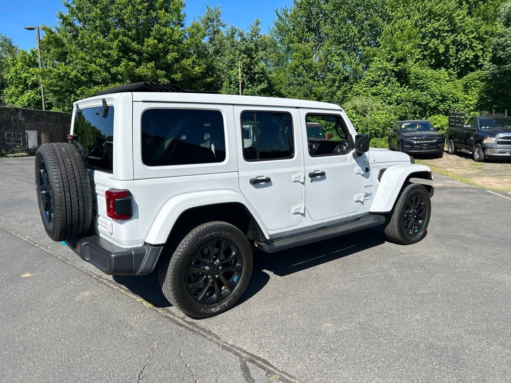 Used 2023 Jeep Wrangler Unlimited Sahara AWD/4WD image 4