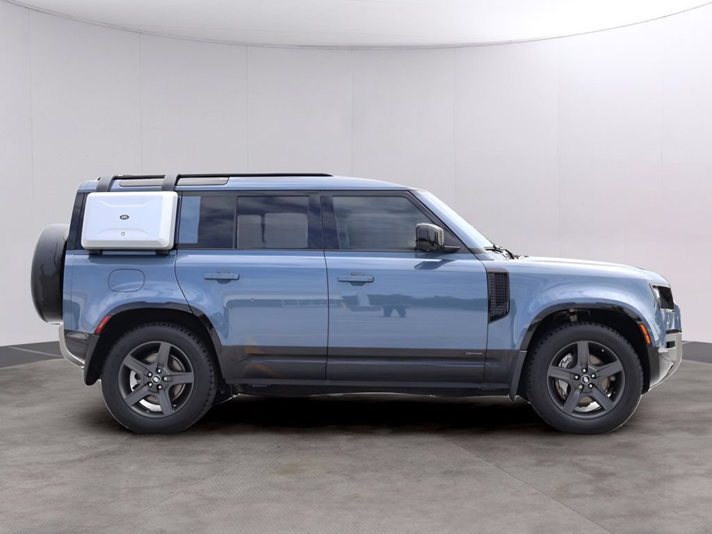Used 2021 Land Rover Defender 110 X-Dynamic SE AWD/4WD image 4