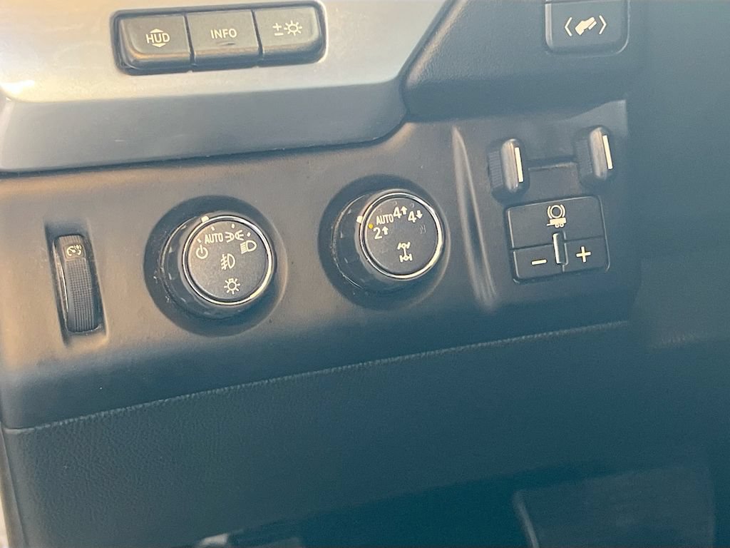 Used 2019 Chevrolet Suburban Premier AWD/4WD image 10