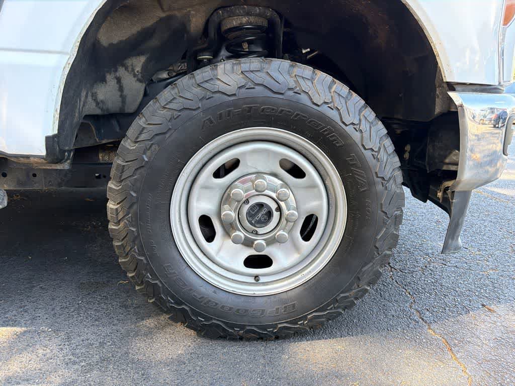 Used 2024 Ford F250 XL w/ XL Chrome Package image 4