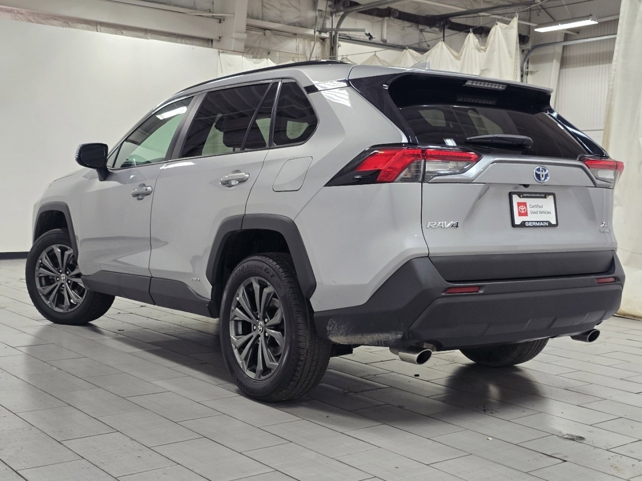 Certified 2022 Toyota RAV4 XLE Premium AWD/4WD image 15