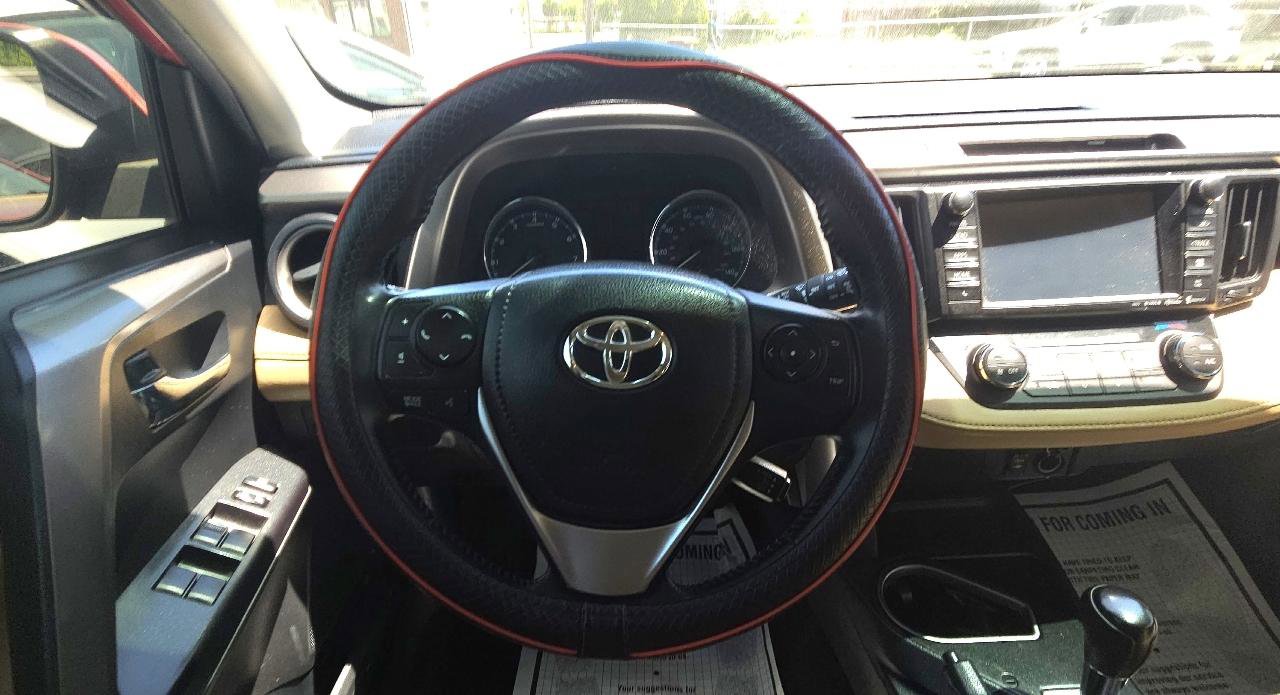 Used 2016 Toyota RAV4 XLE AWD/4WD image 12