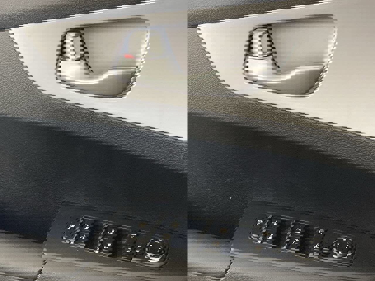 Used 2024 Kia Forte LXS image 19