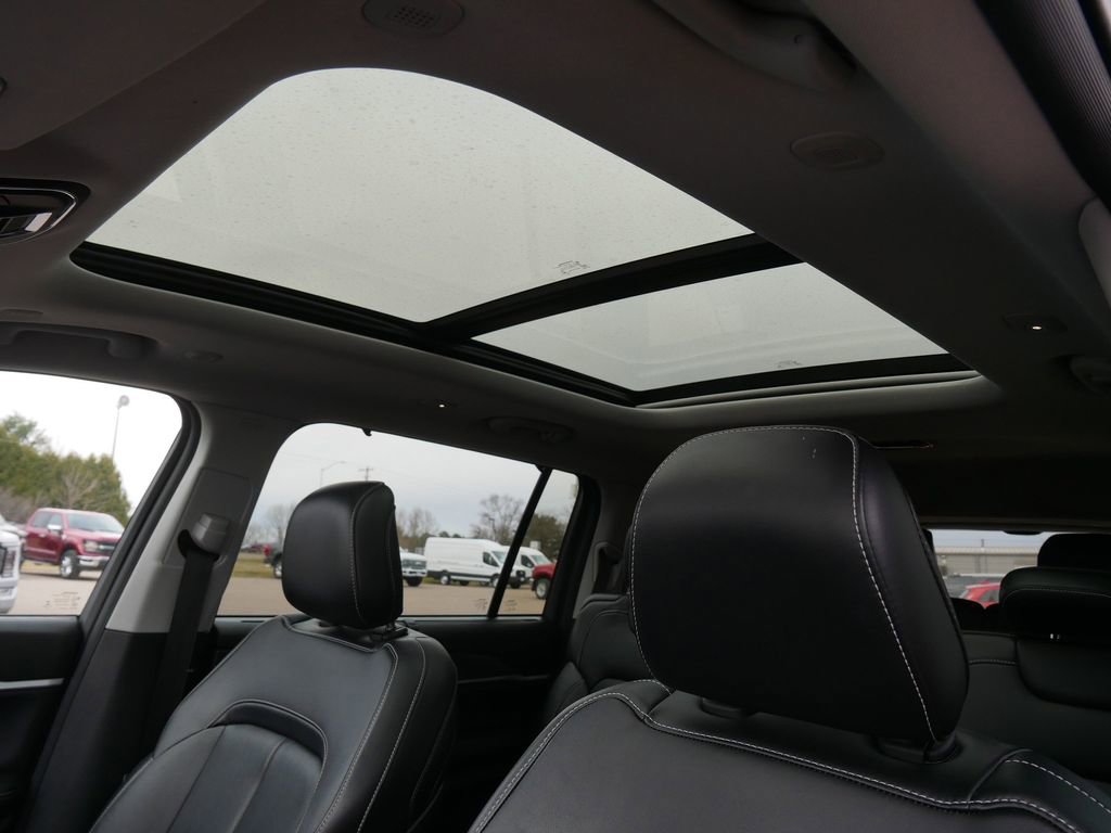 Used 2023 Jeep Grand Cherokee L Limited w/ Luxury Tech Group II image 18