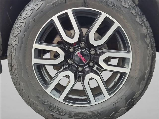 Used 2016 Chevrolet Suburban LT AWD/4WD image 29