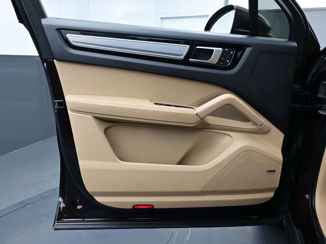Certified 2023 Porsche Cayenne S Platinum image 7