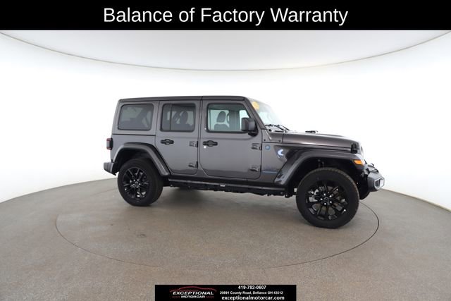 Used 2025 Jeep Wrangler Unlimited Sahara w/ Safety Group image 25