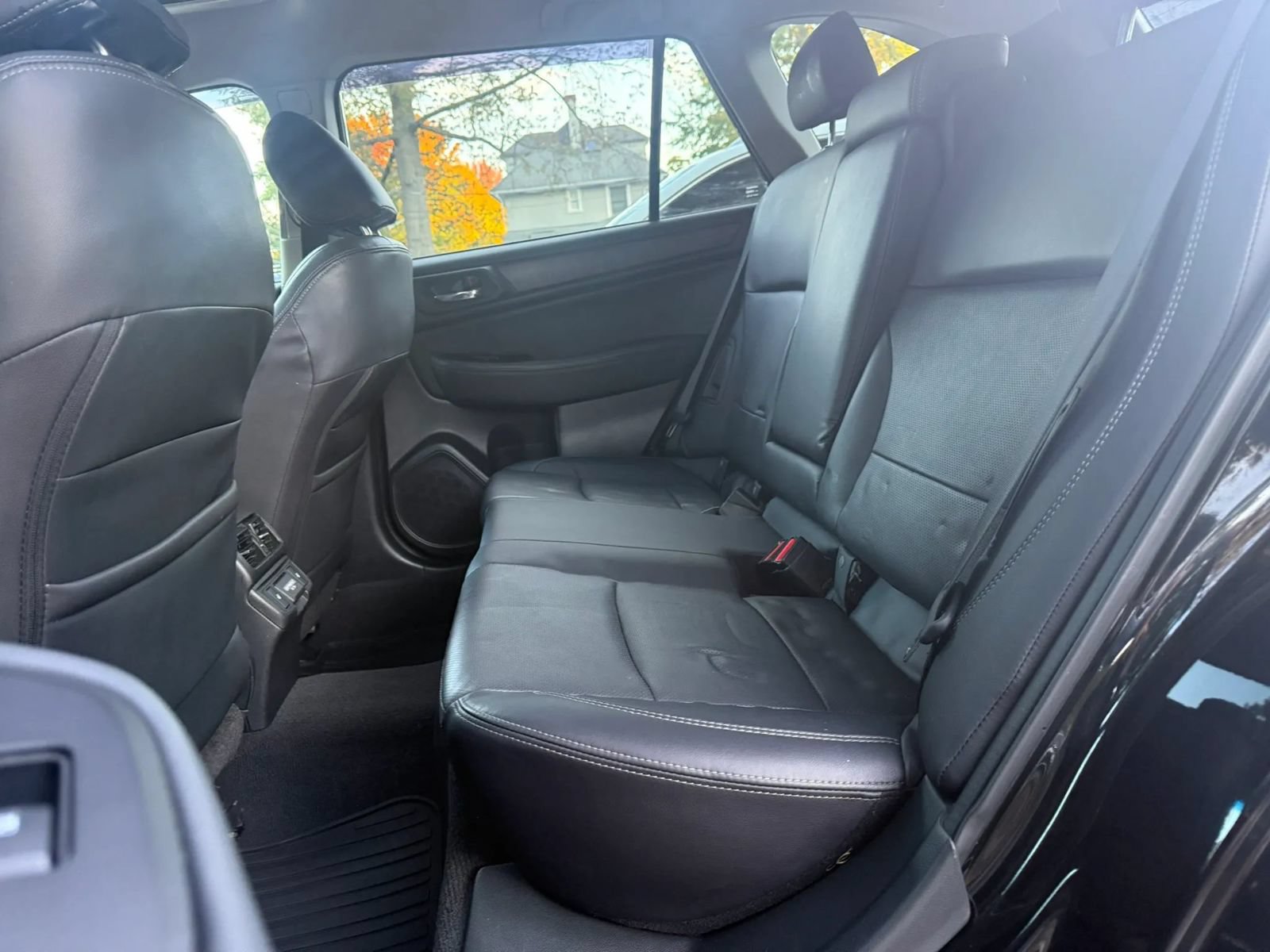 Used 2018 Subaru Outback 2.5i Limited AWD/4WD image 9