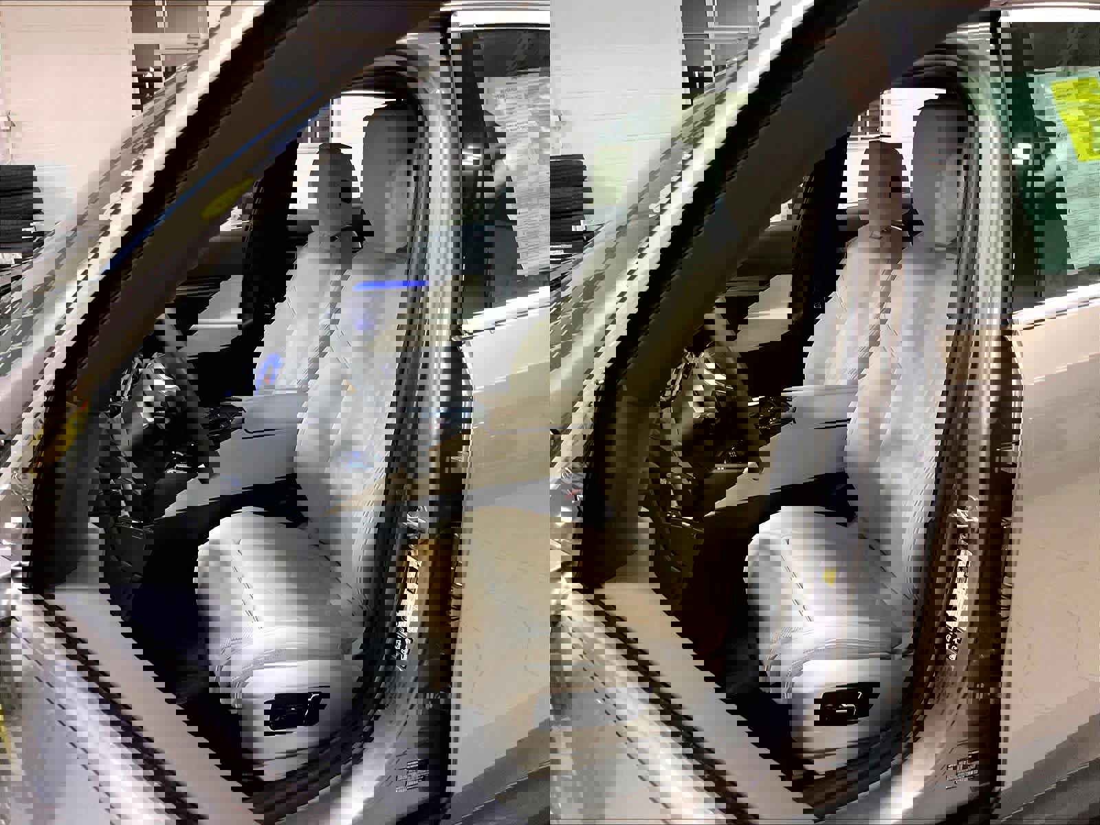 Used 2024 BMW 540i xDrive w/ Convenience Package image 10