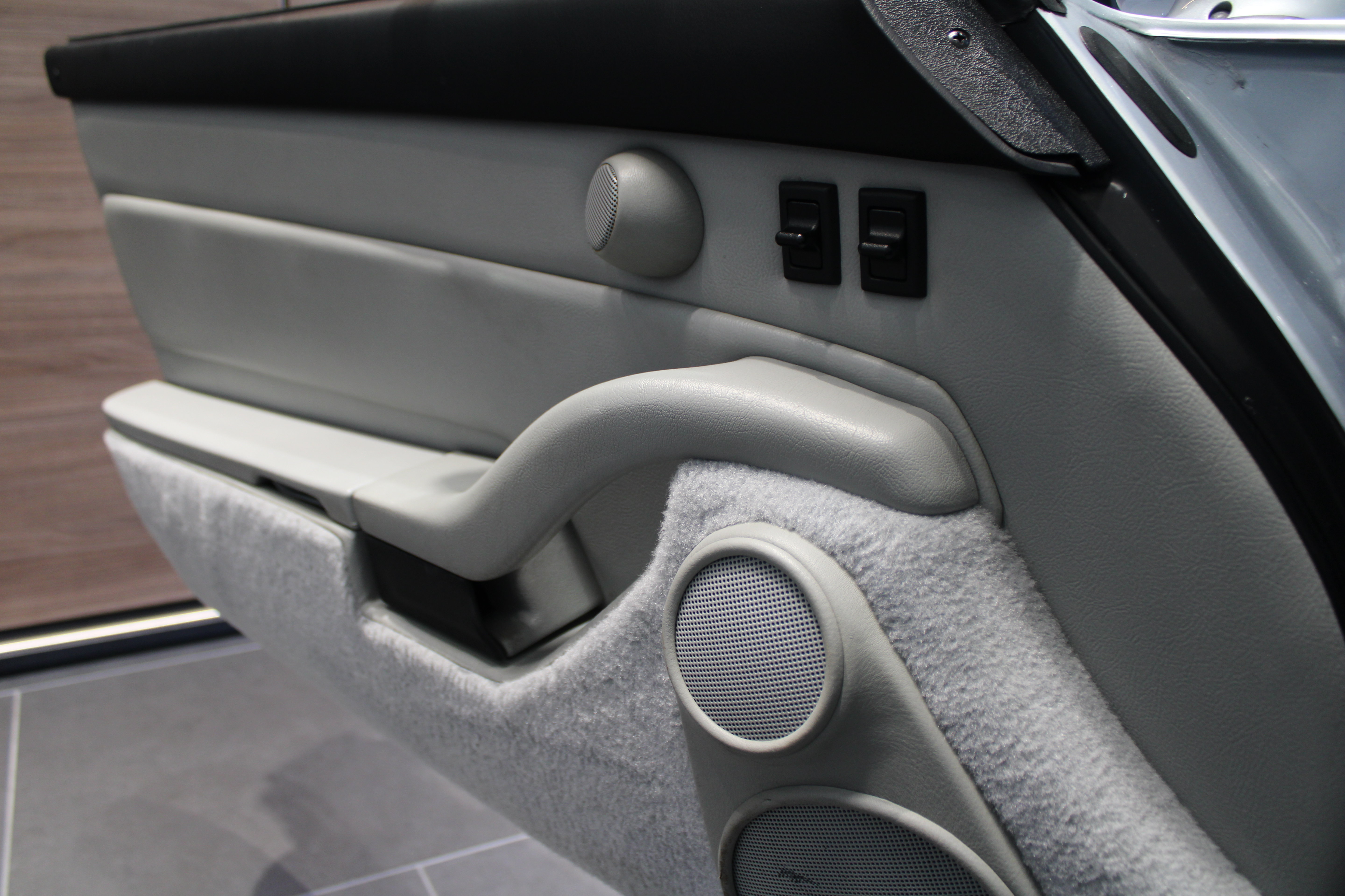 Used 1996 Porsche 911 Cabriolet image 28