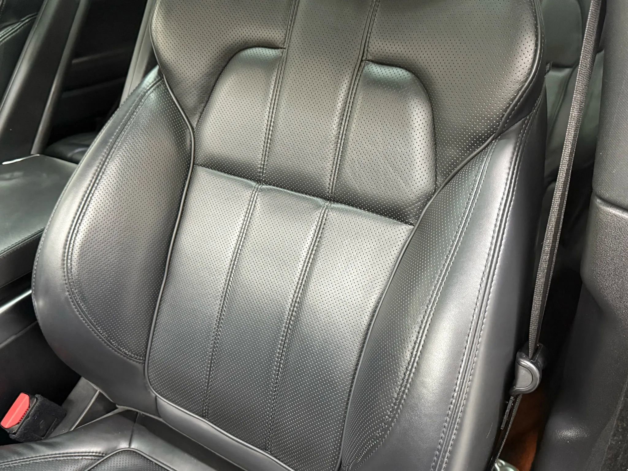 Used 2016 Land Rover Range Rover Sport HSE image 35