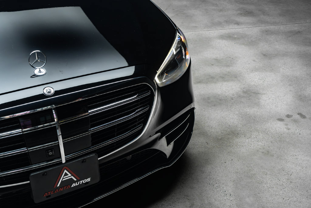 Used 2022 Mercedes-Benz S 500 4MATIC w/ AMG Line Package image 5