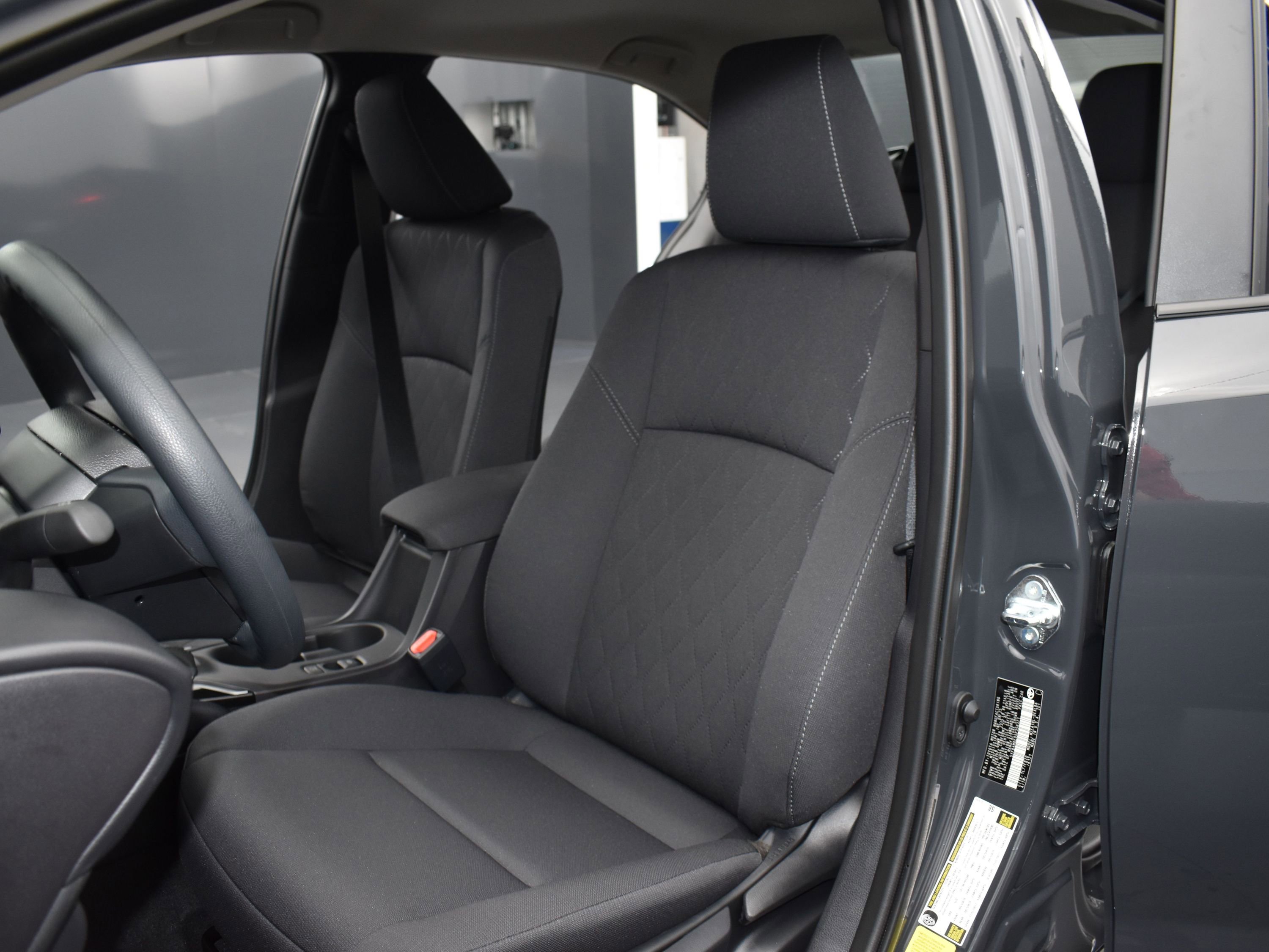 Used 2025 Toyota Corolla LE image 23