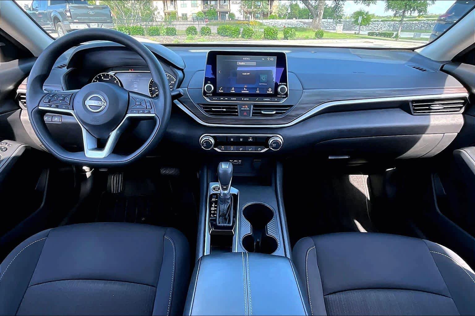 Used 2025 Nissan Altima 2.5 SV FWD image 16