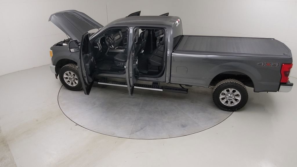 Used 2017 Ford F350 Lariat w/ Chrome Package image 56