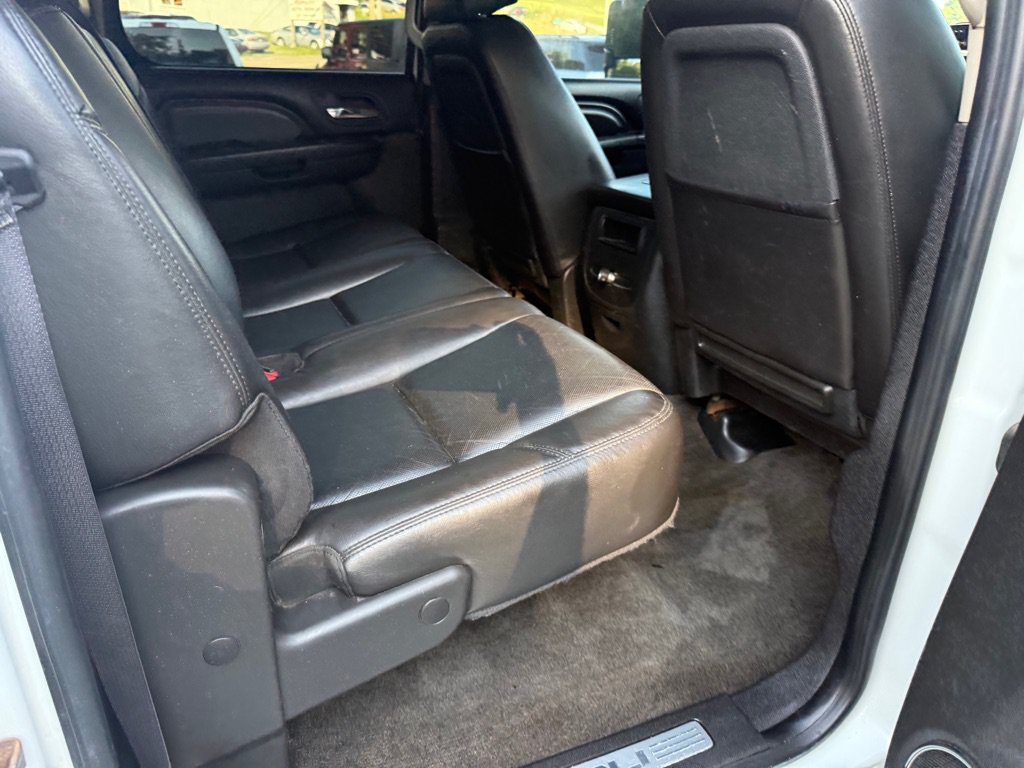 Used 2011 GMC Sierra 2500 Denali w/ Suspension Package, Off-Road AWD/4WD image 42