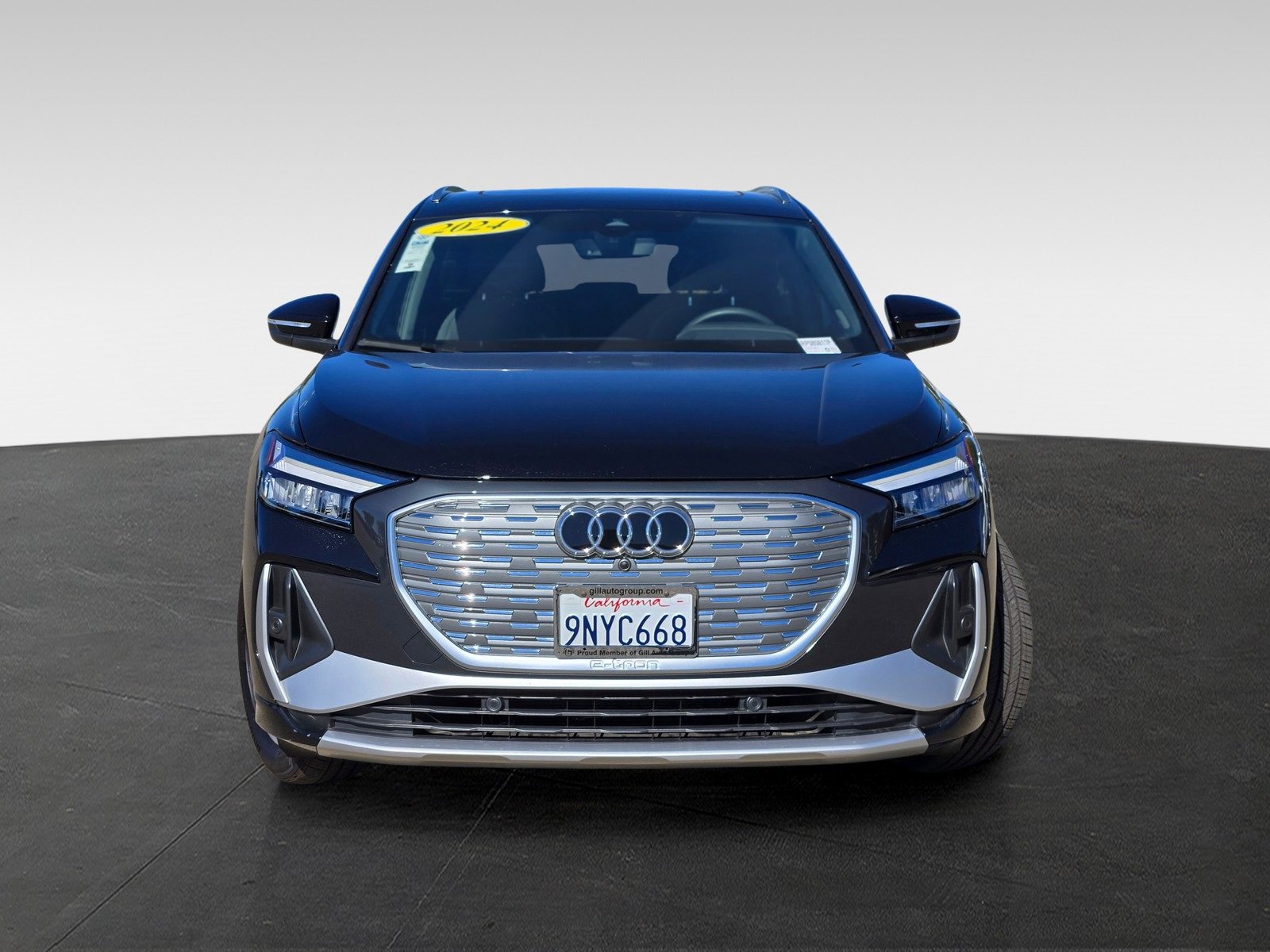 Used 2024 Audi Q4 e-tron Premium w/ Convenience Package image 2