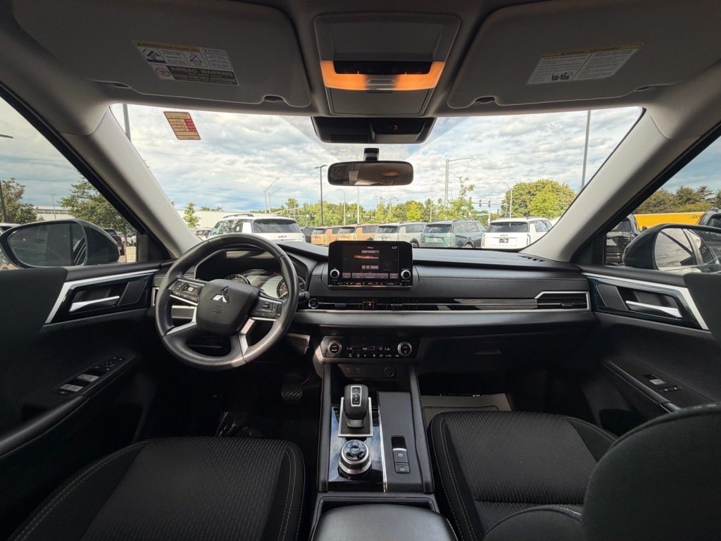 Used 2022 Mitsubishi Outlander ES AWD/4WD image 8