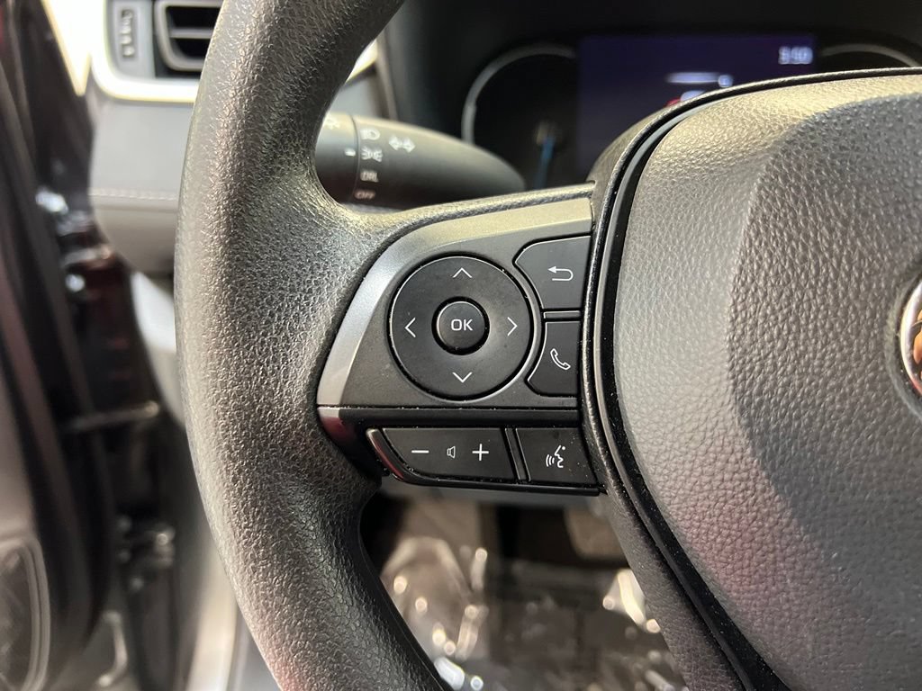Used 2025 Toyota RAV4 LE AWD/4WD image 20