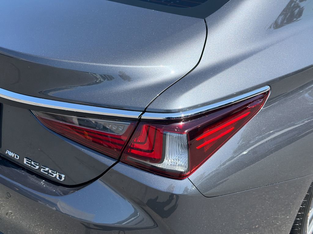 Used 2023 Lexus ES 250 w/ Premium Package AWD/4WD image 6