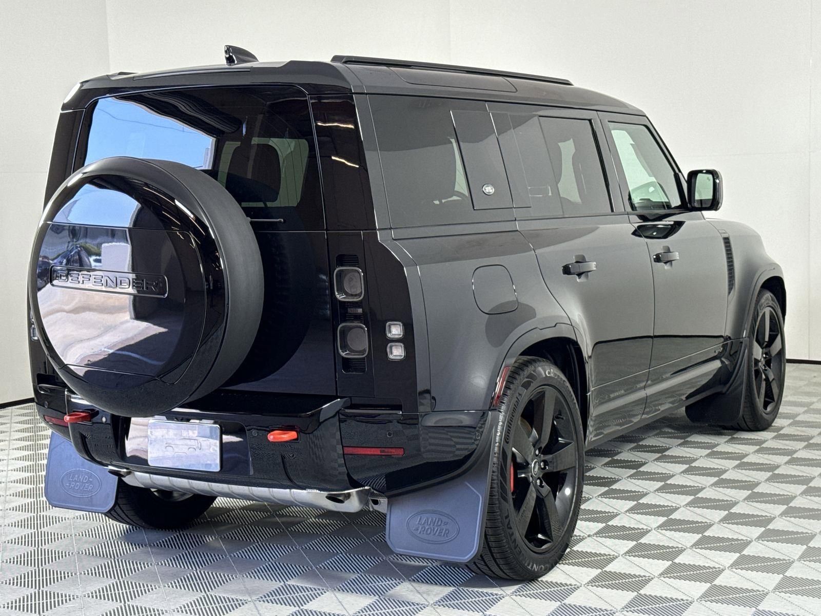 Certified 2024 Land Rover Defender 110 X AWD/4WD image 5