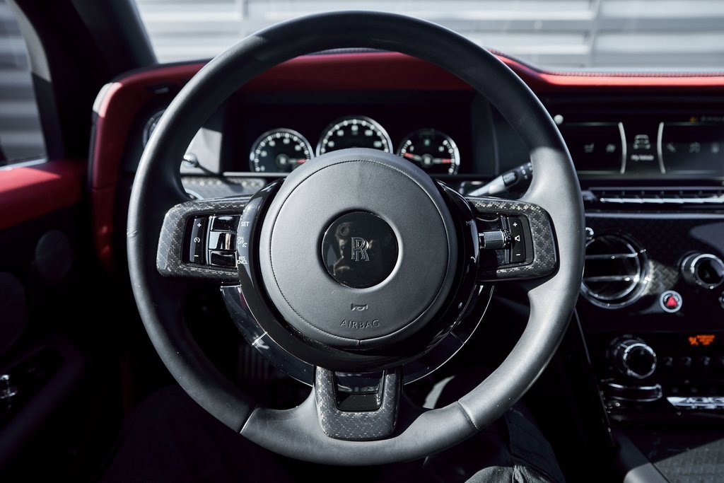 Used 2022 Rolls-Royce Cullinan Black Badge image 60