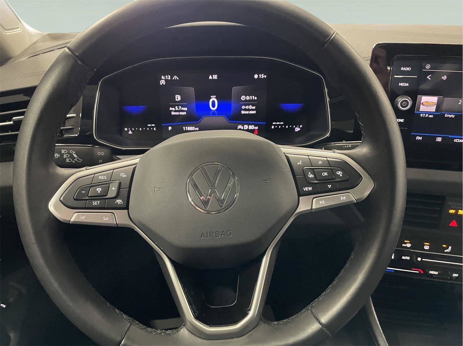 Used 2025 Volkswagen Jetta SE image 25