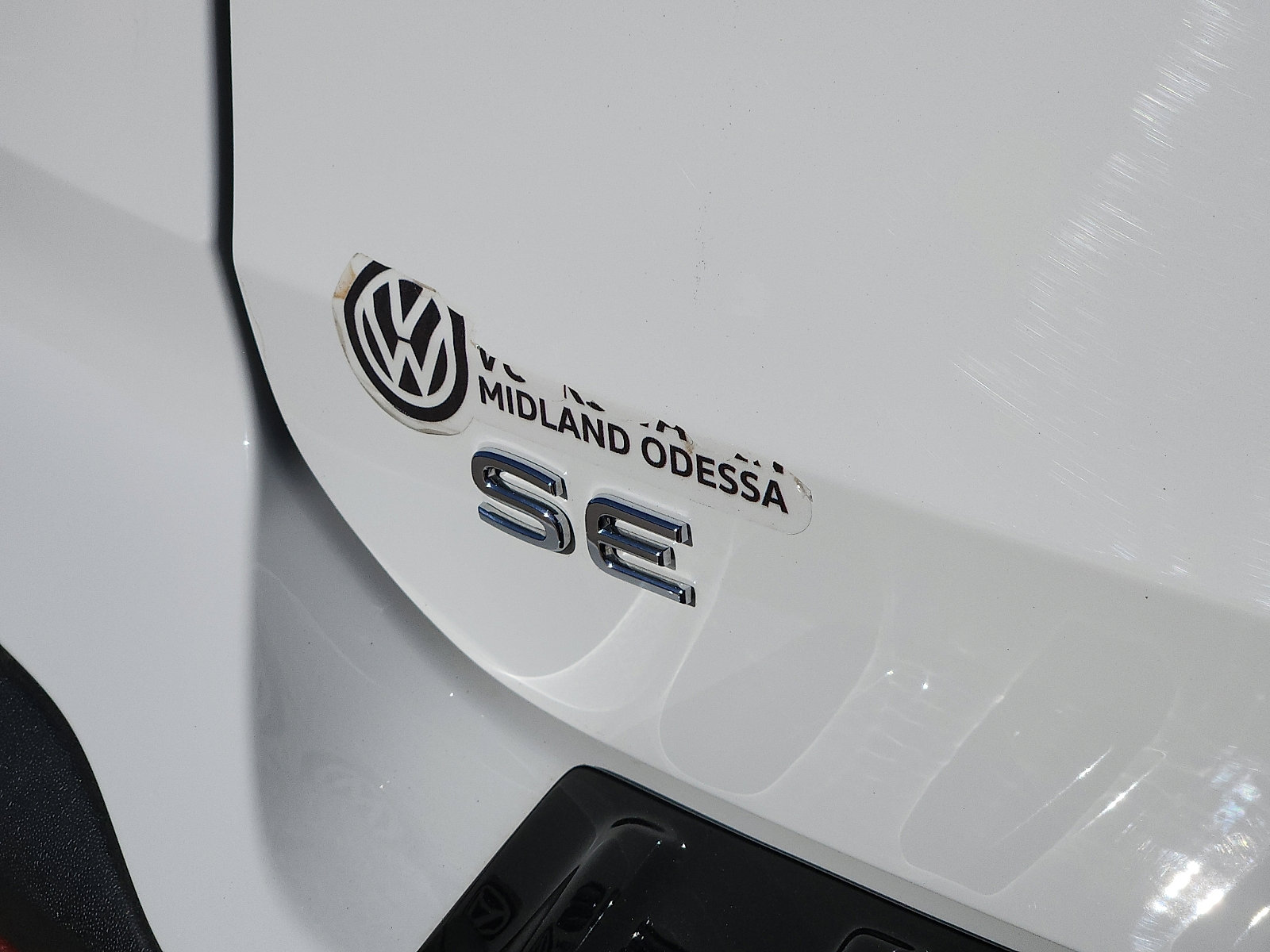 Certified 2025 Volkswagen Taos SE image 10