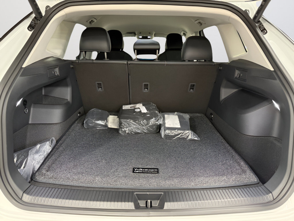 New 2026 Volkswagen Tiguan SE AWD/4WD image 9