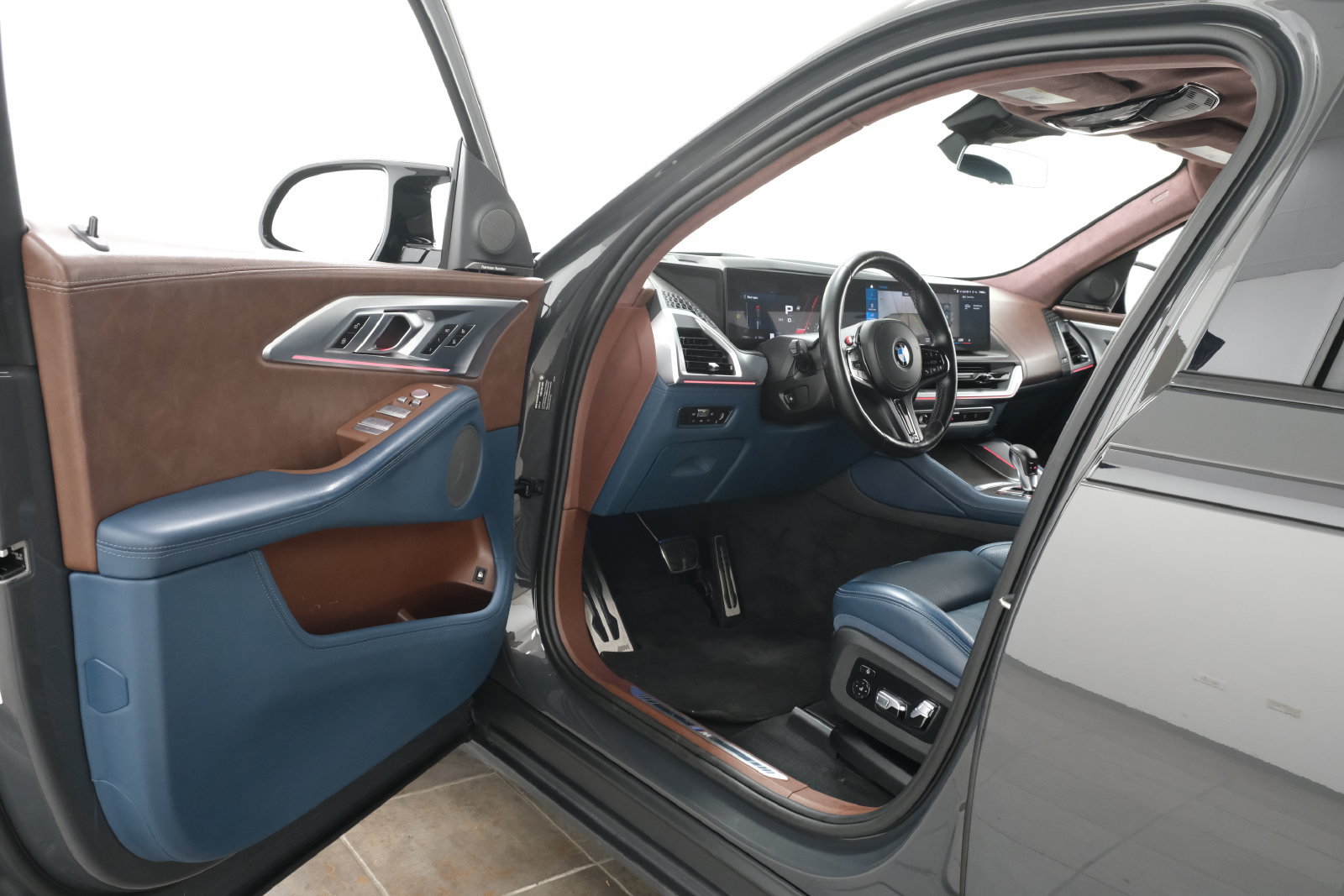 Used 2023 BMW XM AWD/4WD image 23