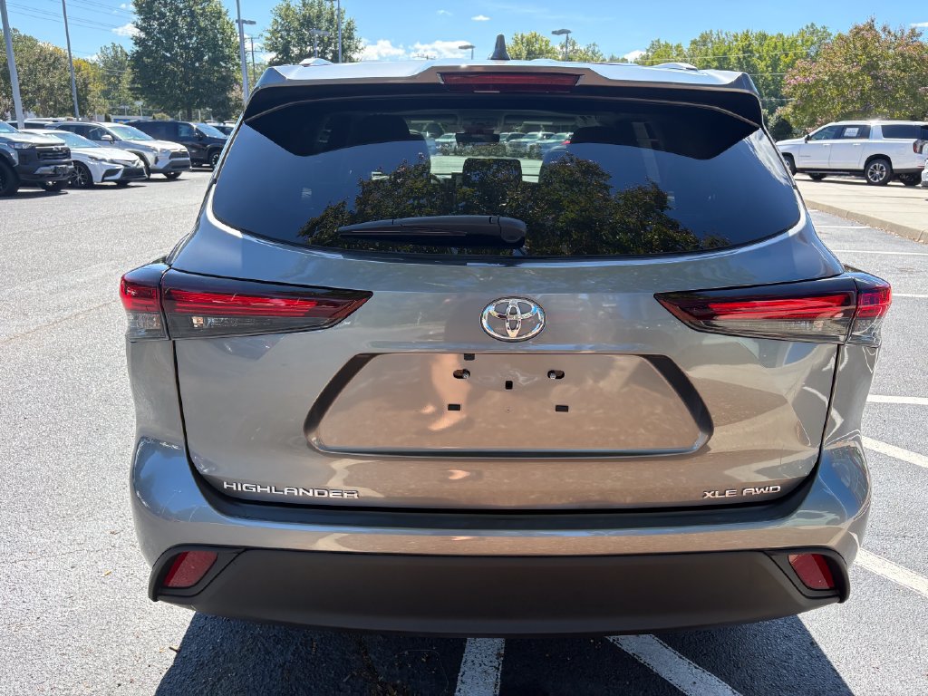 Used 2026 Toyota Highlander XLE AWD/4WD image 15