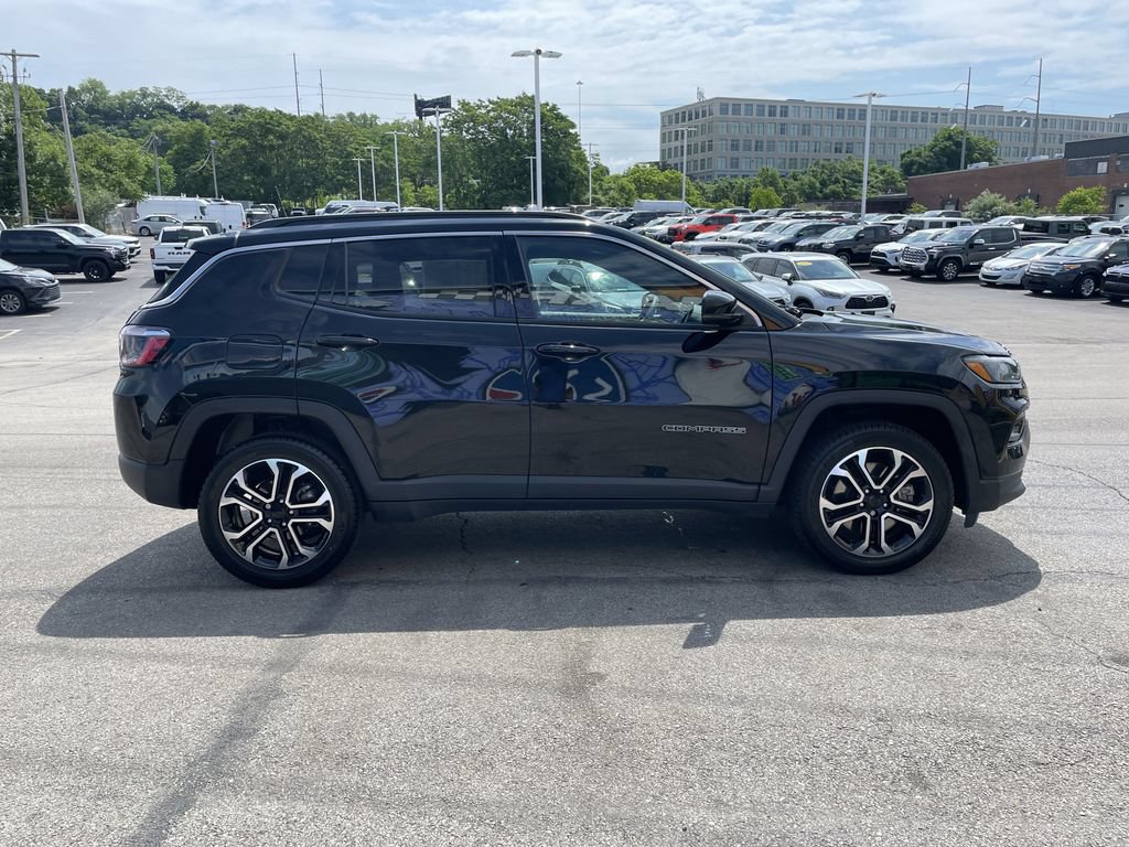 Used 2024 Jeep Compass Limited AWD/4WD image 7