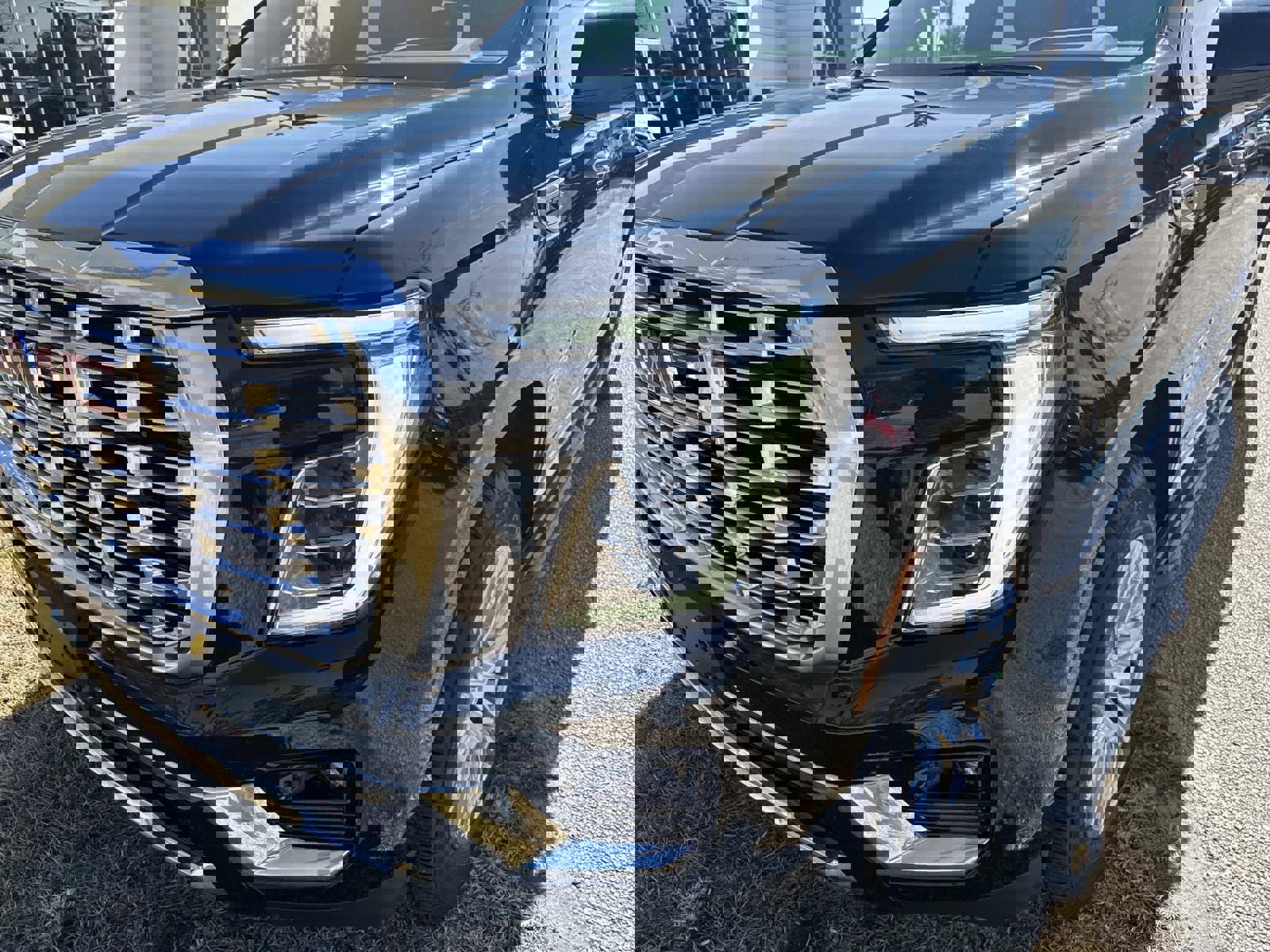 Used 2025 GMC Yukon XL Denali image 8