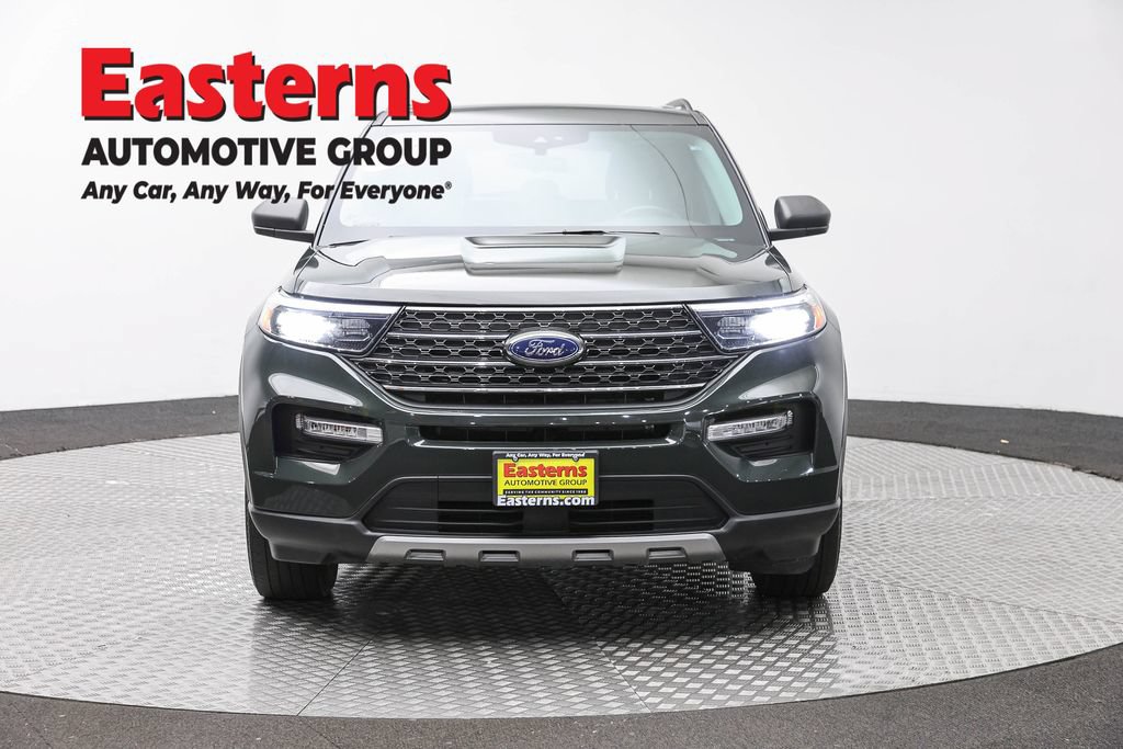 Used 2022 Ford Explorer XLT w/ Equipment Group 202A AWD/4WD image 2