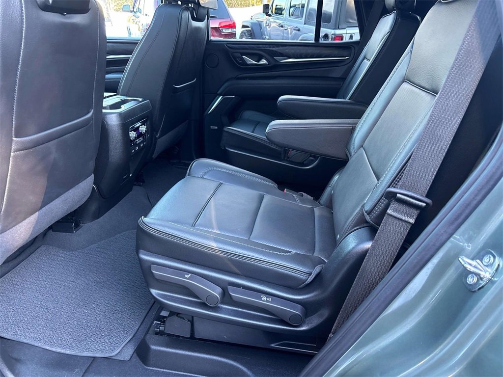 Used 2024 GMC Yukon Denali w/ Denali Reserve Package image 9